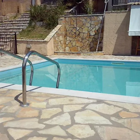 Armonia Nakas Apart-hotel Yénion