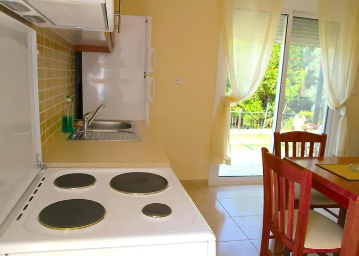 Armonia Nakas 3* Geni (Lefkada)