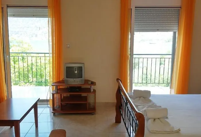 Armonia Nakas Geni (Lefkada)